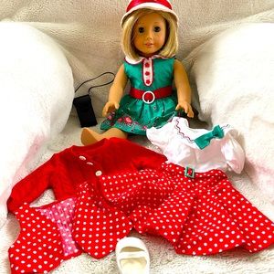 Kit American Girl Doll and 3 outfits!